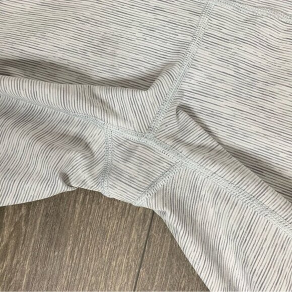 Lululemon Run With The Sun Crop Capri Wee Are From Space Nimbus Battleship White - Picture 10 of 15